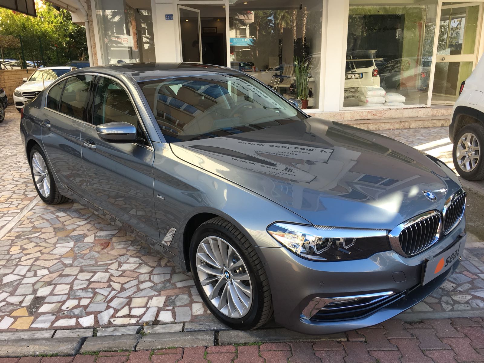 Бмв 520i. BMW 520i. BMW 520. BMW 520i 2021. БМВ 520i 2012.